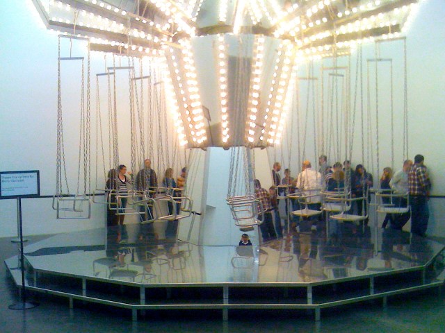 Mirror Carousel, 2005 (c) Kennie Ting 2011