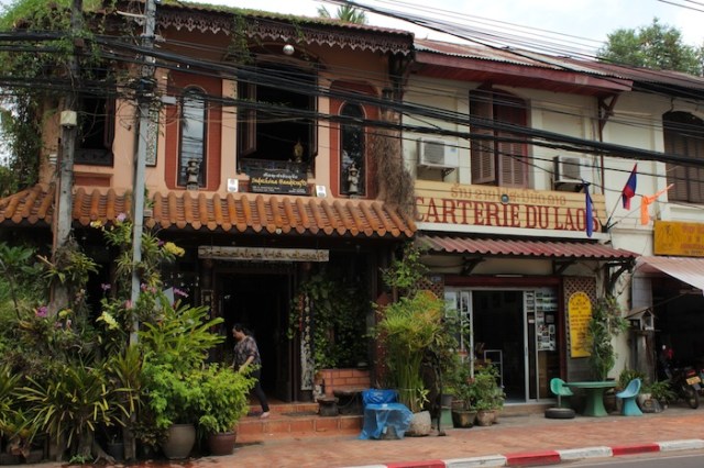 Handicraft shops in traditional shophouses, Thanon Fa Ngum.