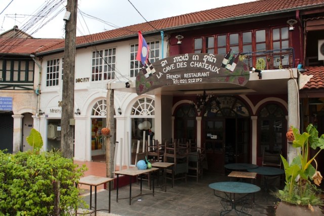 La Cave des Chateaux, at the Nam Phu Fountain.