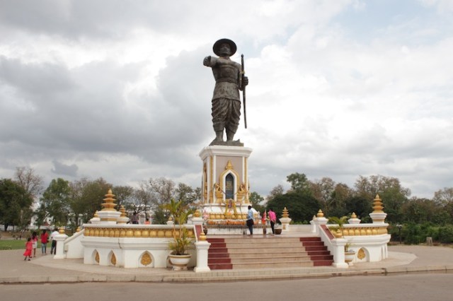 Statue of Lao King Anouvong, on the banks of the Mekong.