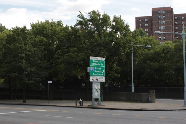 42 – On-ramp to Robert F. Kennedy Bridge, during a moment of stillness.