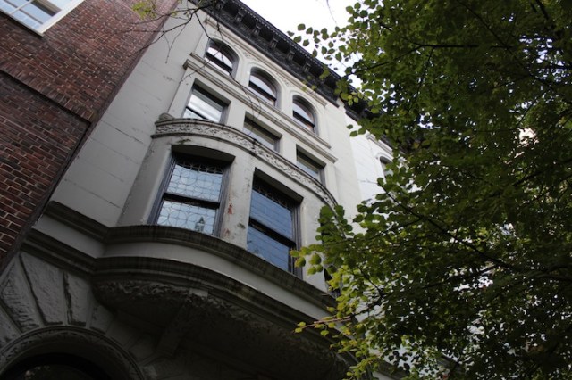 21 – Mansion of the wealthy.