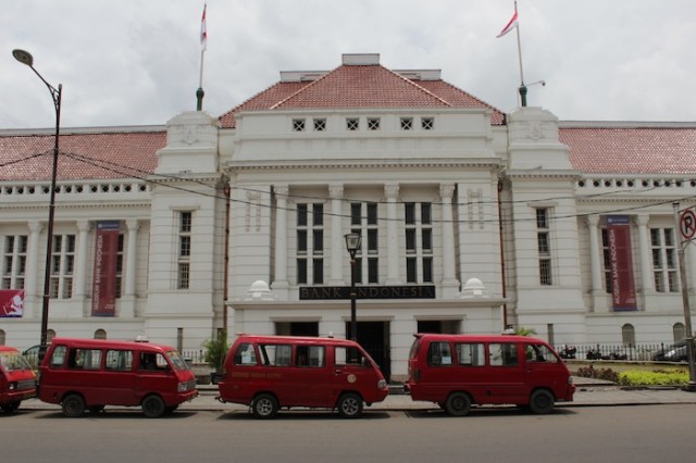 The imposing façade of the Bank of Indonesia Museum.