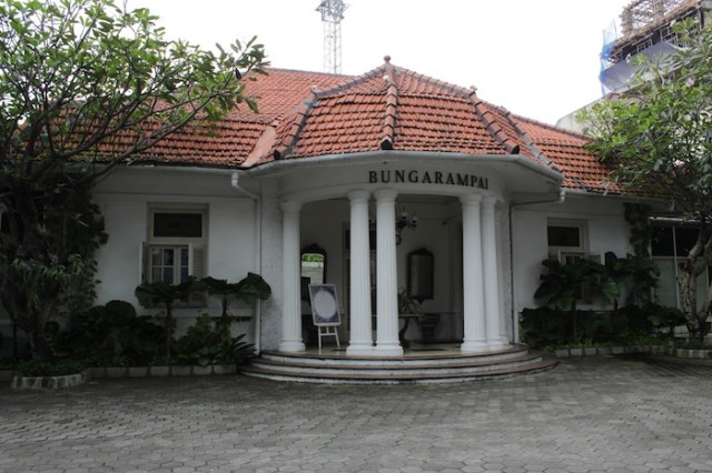 Bungarampai, an excellent Dutch-Peranakan restaurant in Menteng. 