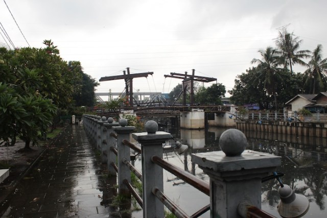 Jembatan Kota Intan, once known as the Hoenderpasarbrug (Chicken Market Bridge).  
