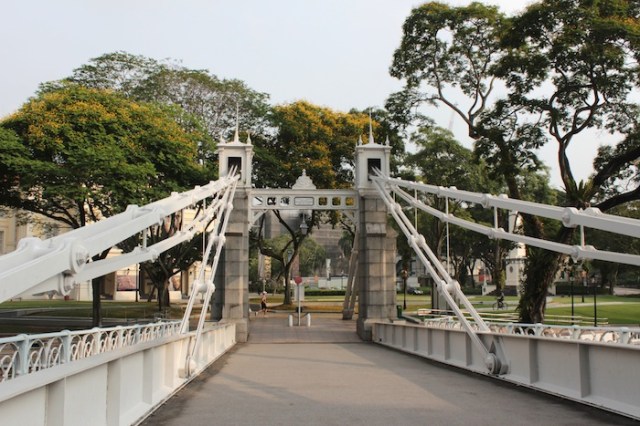 Cavenagh Bridge, spanning the Singapore River