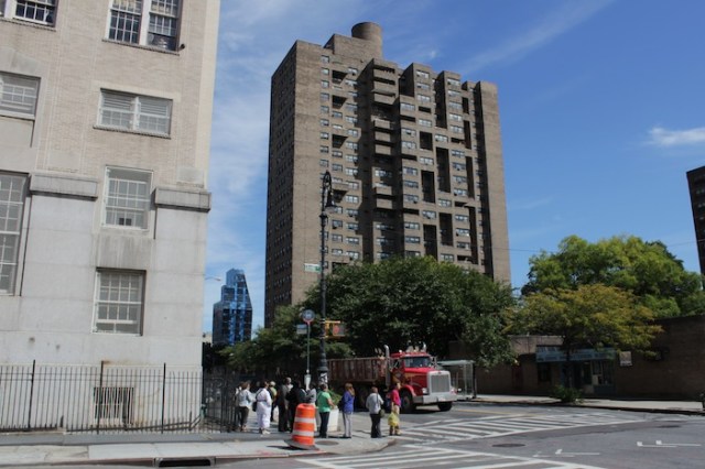 34 – Seward Park High School to the left, Essex Street.