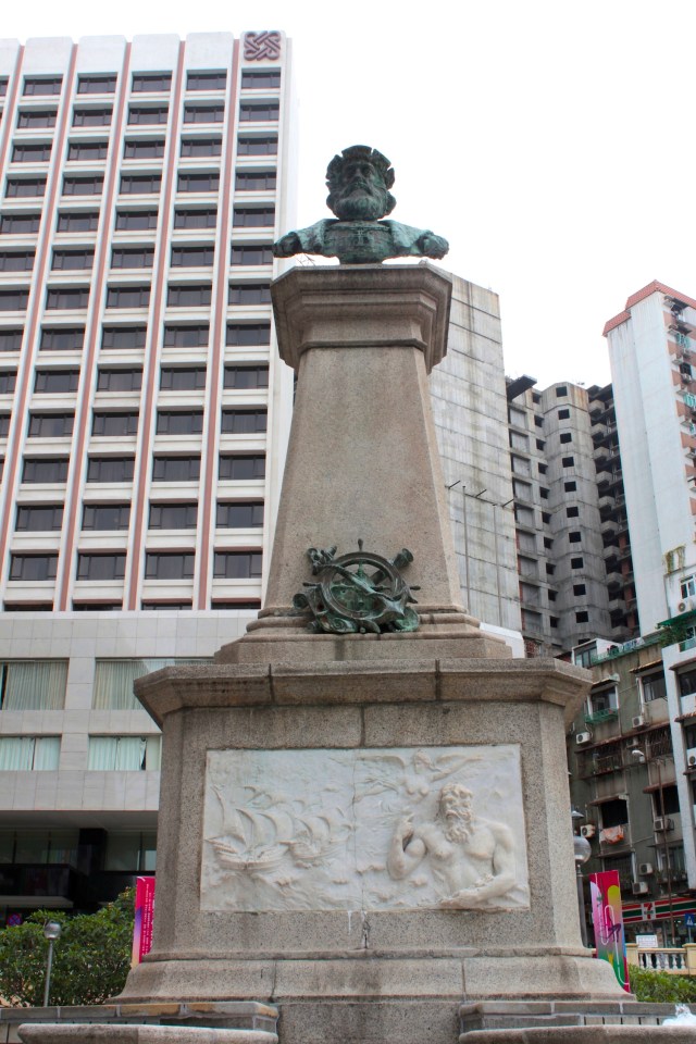 Monument to Vasco da Gama, in the garden that bears his name. 