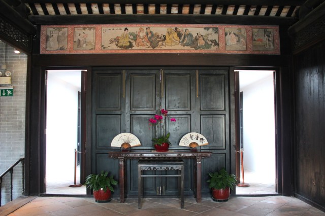 This is an amazing and impossibly preserved traditional Chinese courtyard house which was once the residence of Zheng Guanying, a local literary figure.