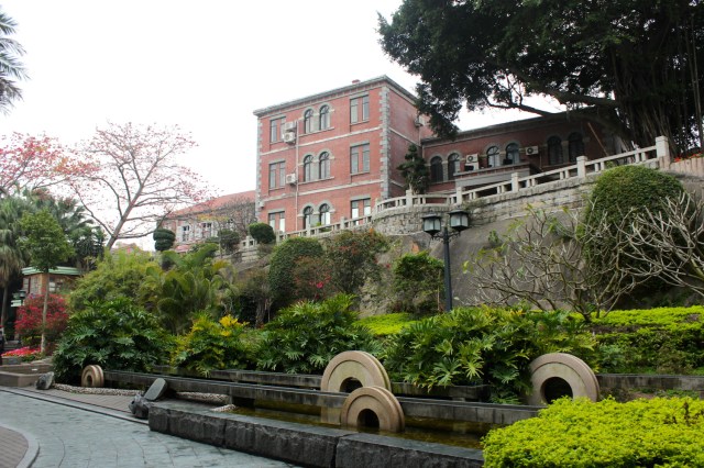 The first sight that assails the visitor is the former British Consulate (1844), which today houses government offices.