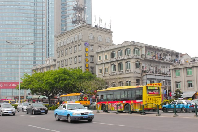 View of part of the Bund from across the street.  Bund # 3 is the Xiamen Customs House 廈門海關署 (1909)