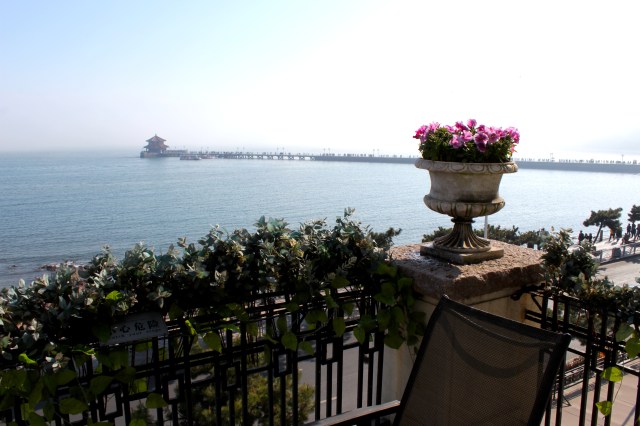 Qingdao's other iconic landmark is the Zhanqiao Pier, which features on the label of every Tsingtao Beer bottle and is widely considered the city's official symbol.  This is the view from my balcony at the Hotel Prinz Heinrich (today's Zhanqiao Prince Hotel).