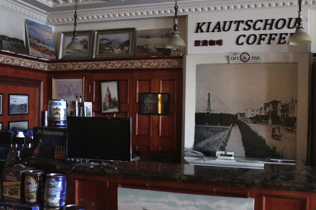 The Kiautschou Cafe is a charming little bar, cafe and bookshop in the lobby.