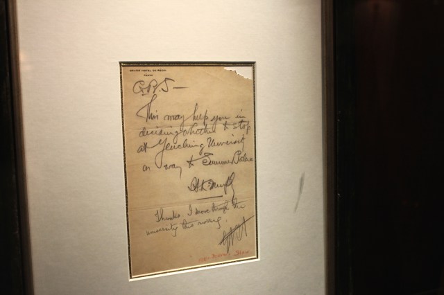 A note Shaw wrote on the Hotel's Letterhead.