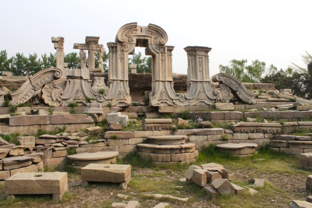 Ruins of the Yuanying Guan 远瀛观. 