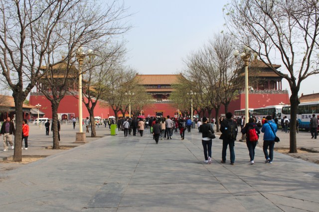 Approaching the Noon Gate 午門, which is the entrance to the Palace.