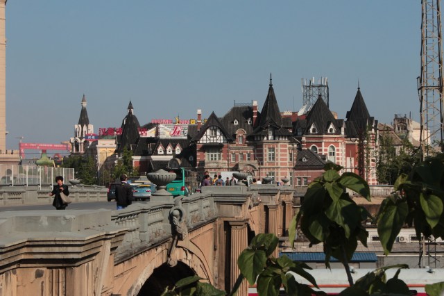 The Dalny Library, built in 1900.  Before it is a bridge built by the Japanese in the Meiji Imperial style.  It recalls the Nihonbashi in Tokyo. 