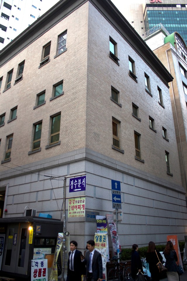 More colonial-era buildings.