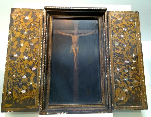 Nanban votive altar made in lacquer, from the Edo Period. The painting it holds is by a Spanish artist; so it is likely this is from the Portuguese era in Nagasaki (late 1500s, early 1600s). 