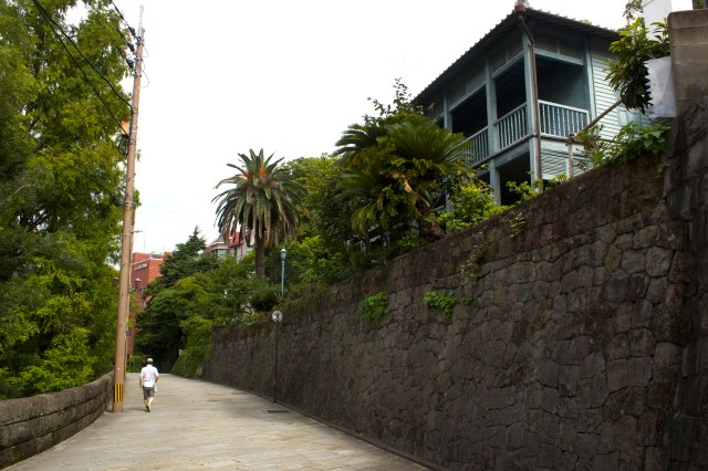 The famous Dutch Slope - known, not because the Dutch lived here, but because the Japanese regarded ALL Europeans as Oranda オランダ　(Holland) peoples. 