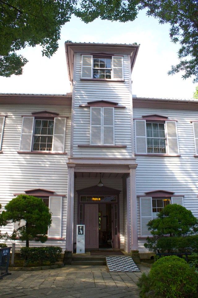 The former Steele Memorial Academy, built in 1887.