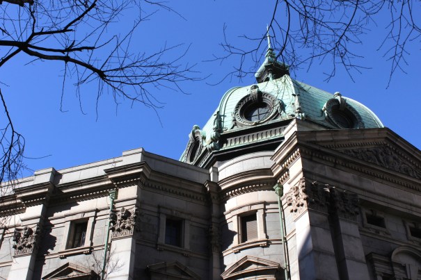 The former Yokohama Specie Bank 横浜正金銀行 Headquarters (1904), today's Kanagawa Prefectural Museum. 