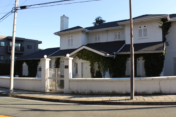European-inspired residences scattered along the Yamate hills. 