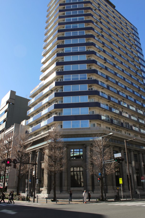 The former Tokyo Mitsubishi Bank 株式会社三菱東京銀行 Yokohama Branch.