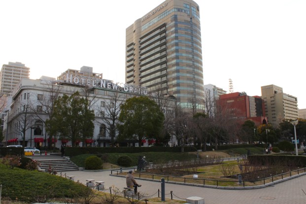 The Hotel New Grand (1927). 