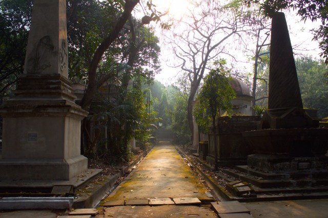 32-park-street-cemetery-interior