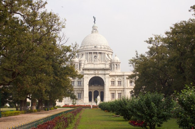 37-victoria-memorial-back