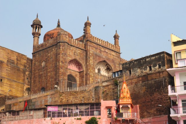 25 - Alamgir Mosque Close-up