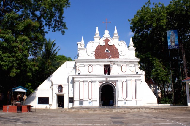 6 - Luz Church