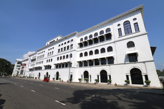 20 - Race Course Building I