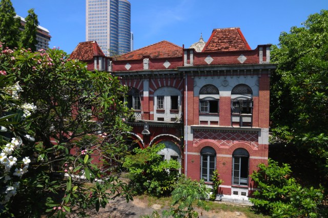 31 - Colombo Fort Police Station SIDE