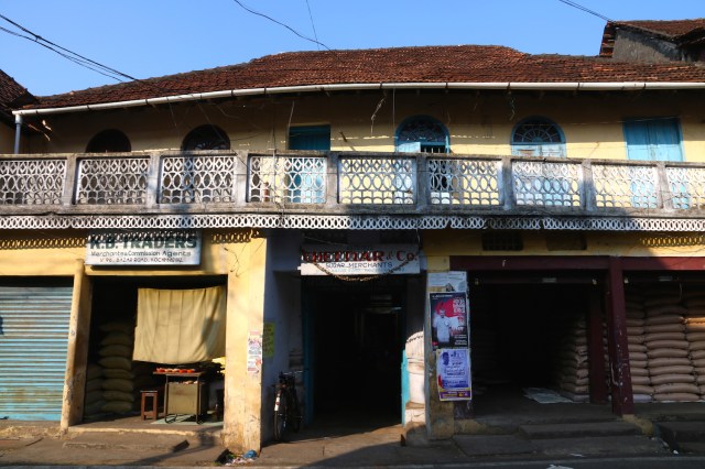 16 - Commercial Houses