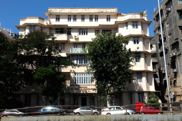25 - Purandare Hospital Chowpatty Beach