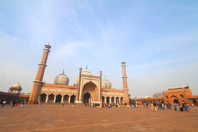 15 - JAmi Masjid Building