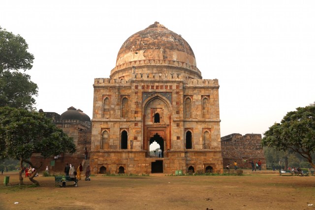 20 - Bara Gumbad and Mosque