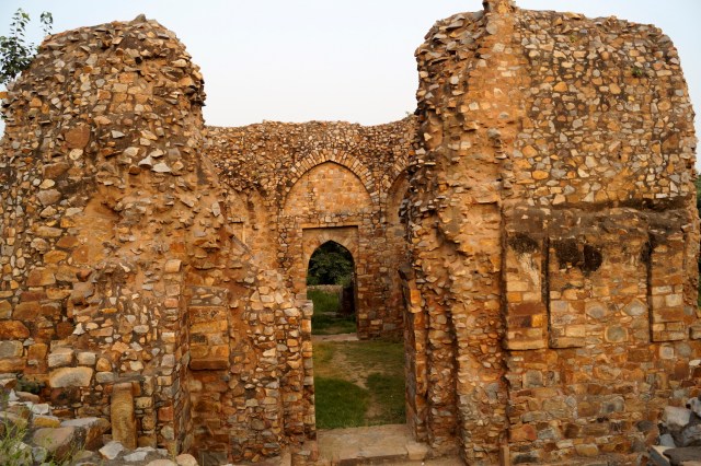 25 - Tomb_of_Balban,Mehrauli_Archaeological_Park,New_Delhi,India (1)