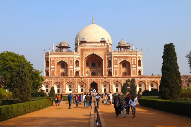 4 - Approaching the Tomb