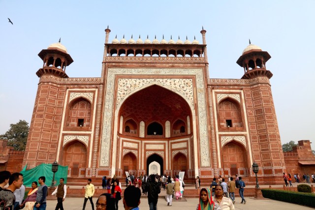 3 - Entrance to Taj