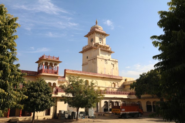 13 - Diwan-e-Am Tower