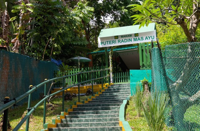 13 - Raden Mas Shrine copy