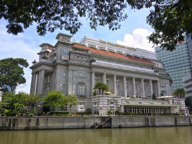 7 - Fullerton Hotel