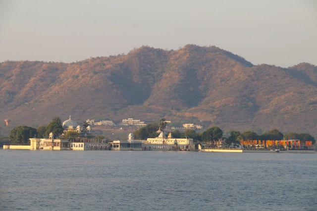 3 - lake and jag mandir