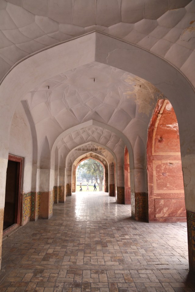 11 - Side corridors