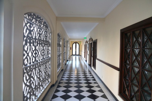 6 - Corridor