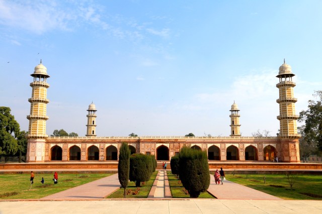 9 - JAhangir Tomb